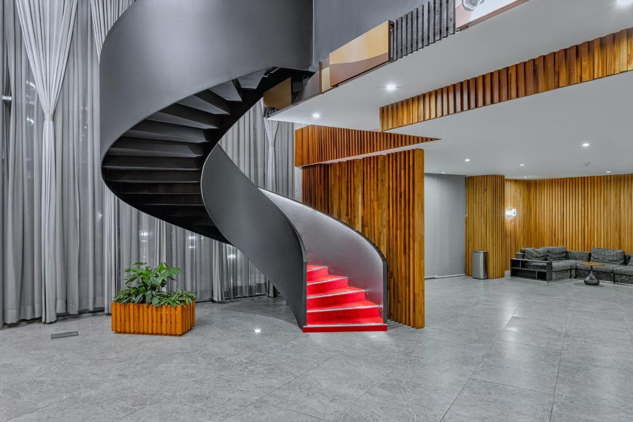 Alisa Hotel Тема Екстер'єр фото